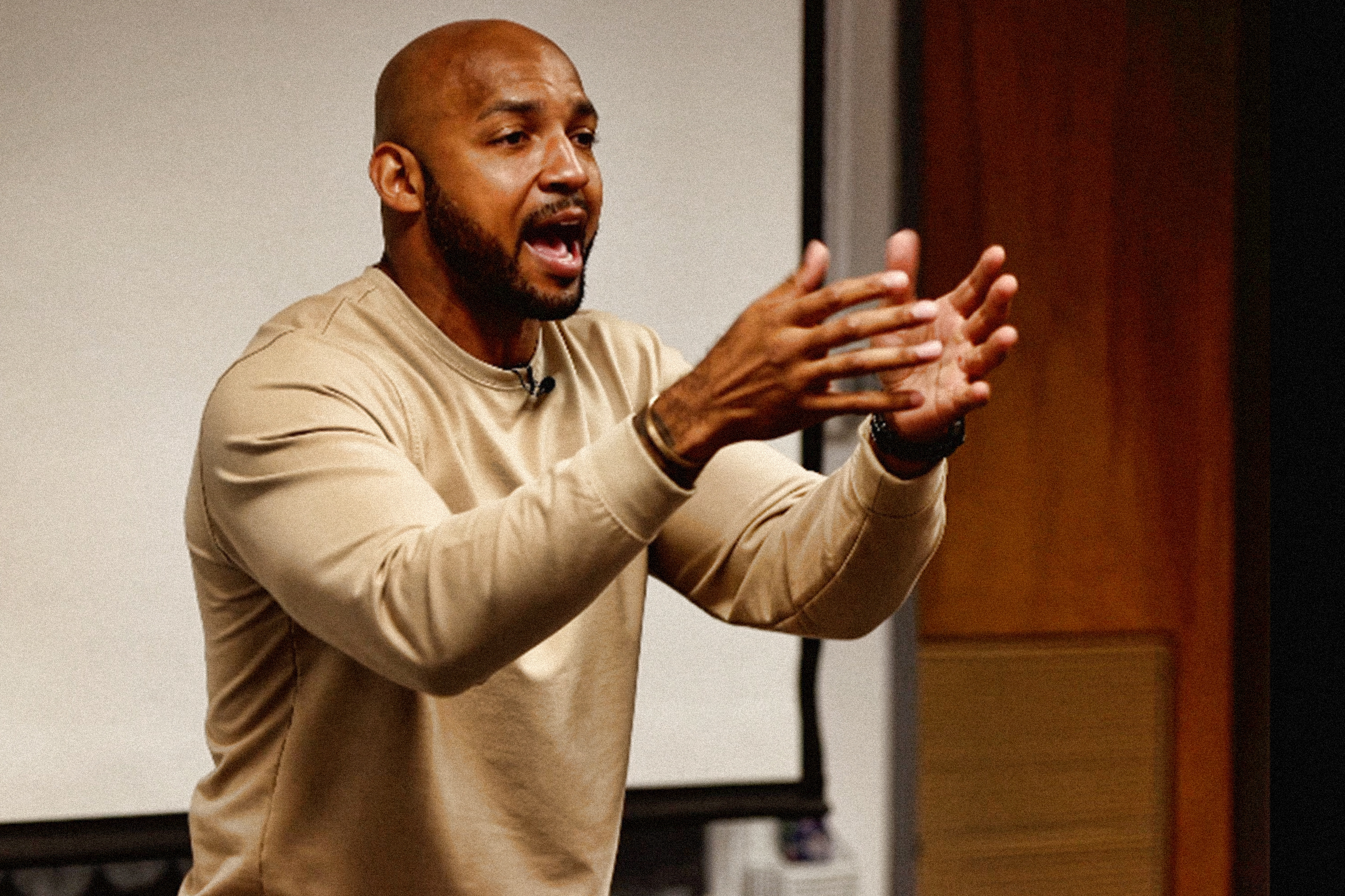 Roy Hall Jr. Speaking to Leadership Group About Perspective